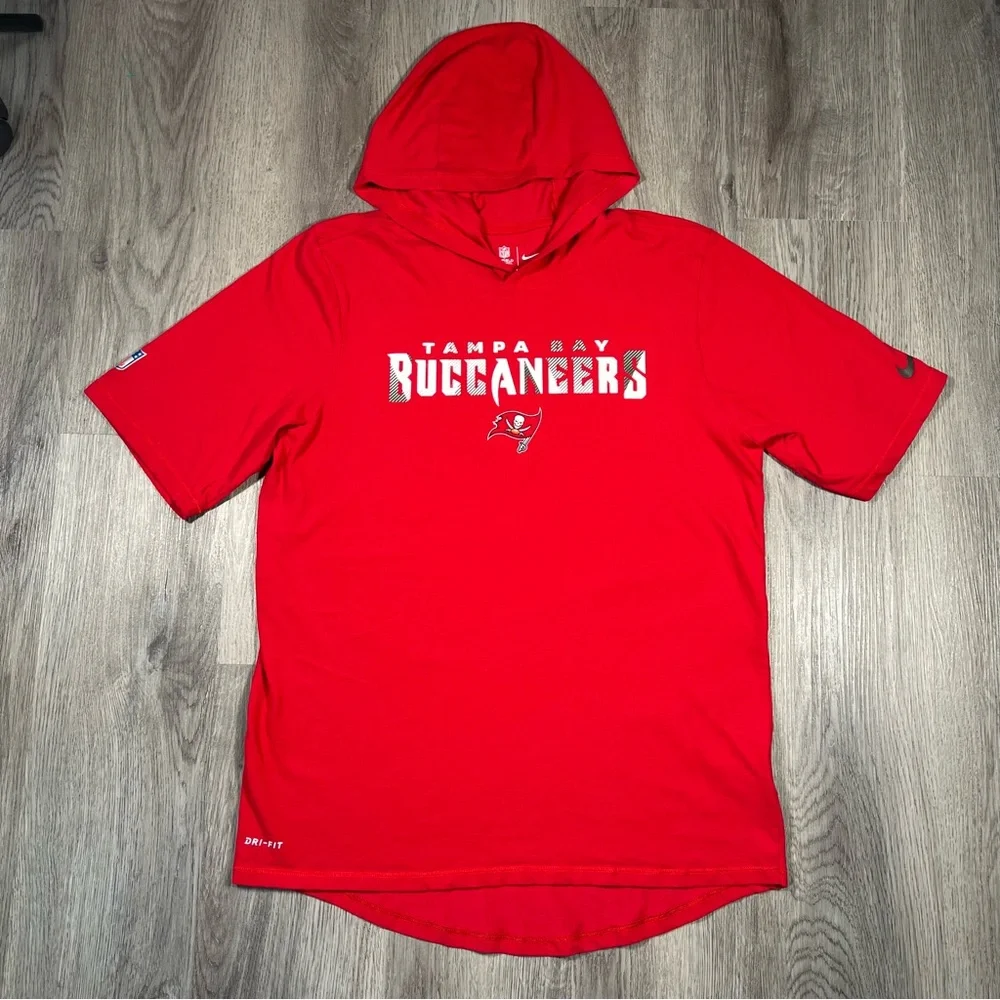 Tampa Bay Buccaneers Nike‎ On-Field Short Sleeve Hoodie Tshirt Mens Medium Red